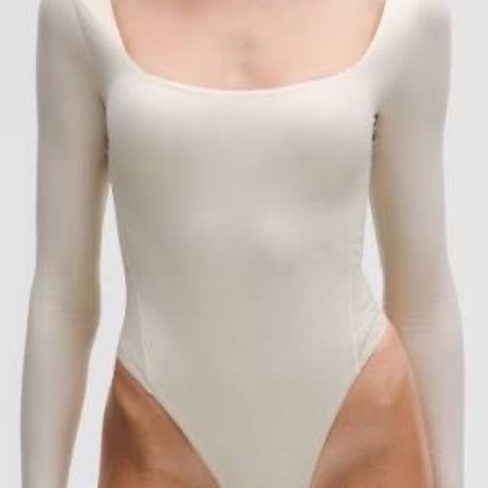 NWT lululemon Nulu Square-Neck Long-Sleeve Bodysuit |‎ Size S - Cream Sparkle